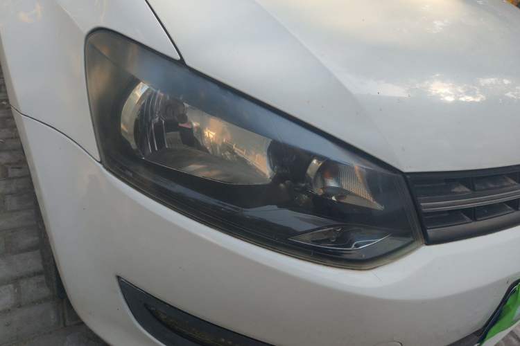 Used Volkswagen Polo 2011 1.4L Automatic ZhiShang Version Right Front Headlight