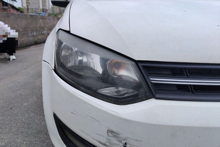 Used Volkswagen Polo 2011 1.6L Automatic ZhiShang Version Right Front Headlight