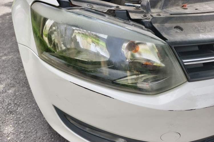 Used Volkswagen Polo 2011 1.6L Automatic ZhiKu Edition Right Front Headlight