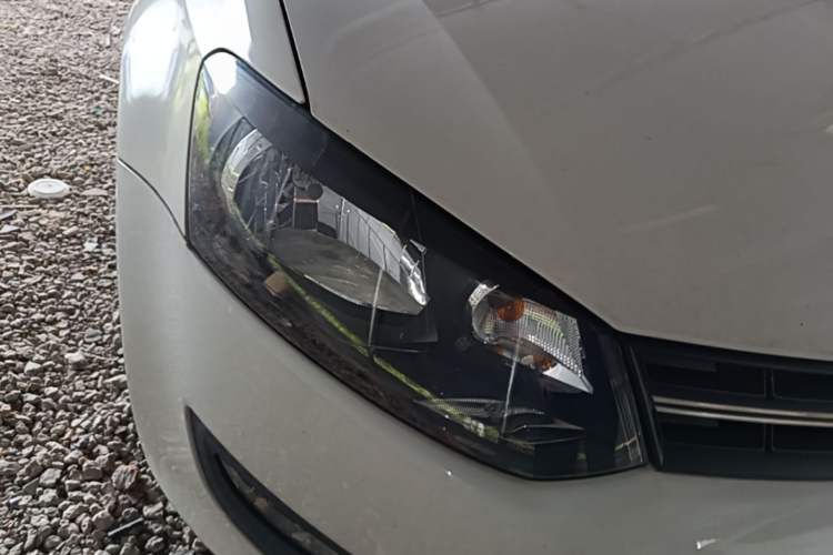 Used Volkswagen Polo 2011 1.6L Automatic ZhiShang Version Right Front Headlight