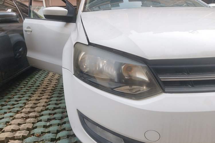 Used Volkswagen Polo 2011 1.4L Manual ZhiShang Edition Right Front Headlight