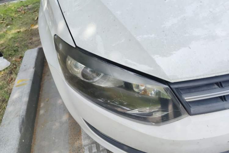 Used Volkswagen Polo 2011 1.6L Manual ZhiShang Edition Right Front Headlight