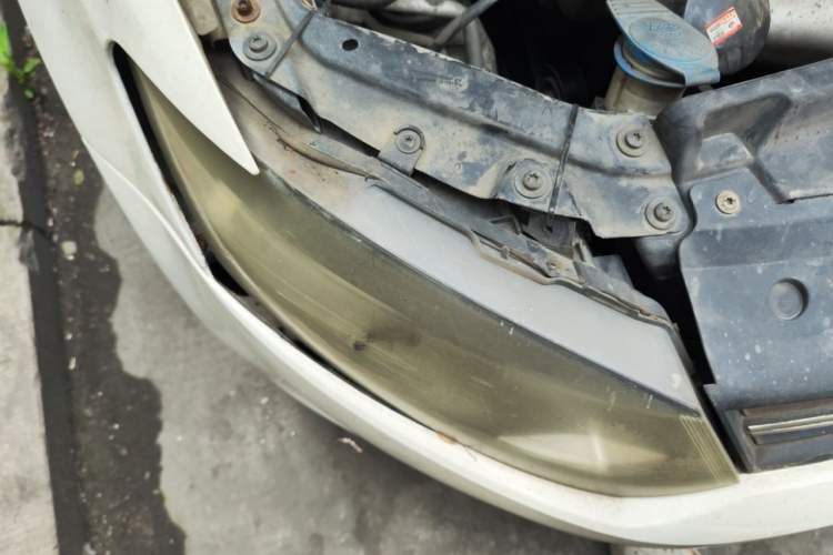 Used Volkswagen Polo 2011 1.6L Automatic ZhiShang Version Right Front Headlight