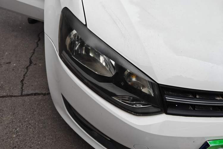 Used Volkswagen Polo 2011 1.4L Manual ZhiShang Edition Right Front Headlight