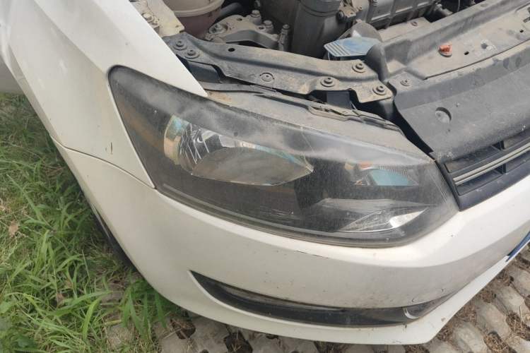 Used Volkswagen Polo 2011 1.6L Automatic ZhiKu Edition Right Front Headlight