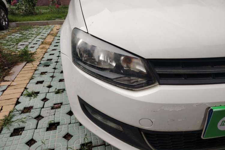Used Volkswagen Polo 2011 1.6L Manual ZhiShang Edition Right Front Headlight