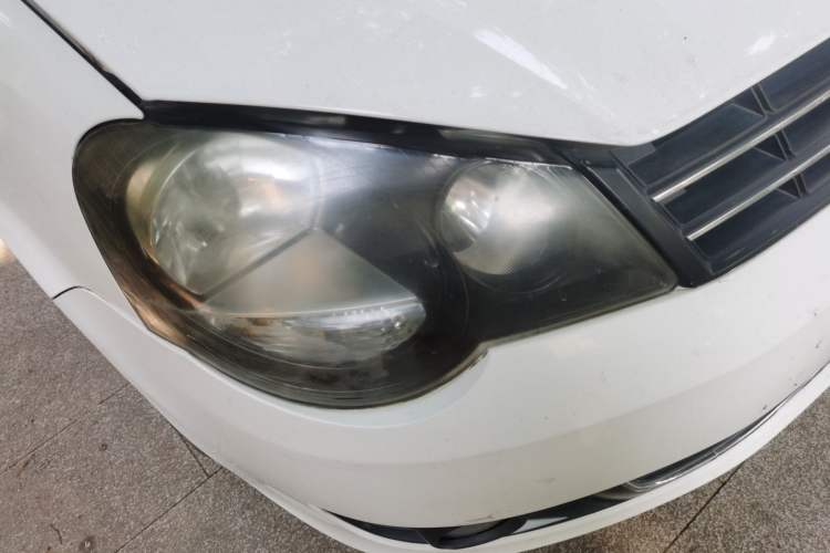 Used Volkswagen Polo 2011 Jingqu 1.4L Manual Shishang Edition Right Front Headlight