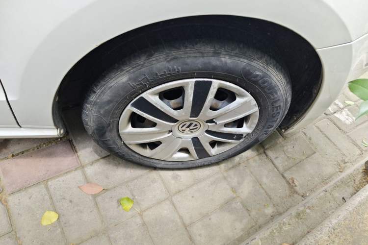 Used Volkswagen Polo 2011 1.4L Manual ZhiLe Edition Right Front Wheel Hub