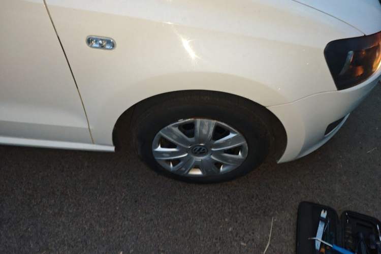Used Volkswagen Polo 2011 1.4L Manual ZhiLe Edition Right Front Wheel Hub
