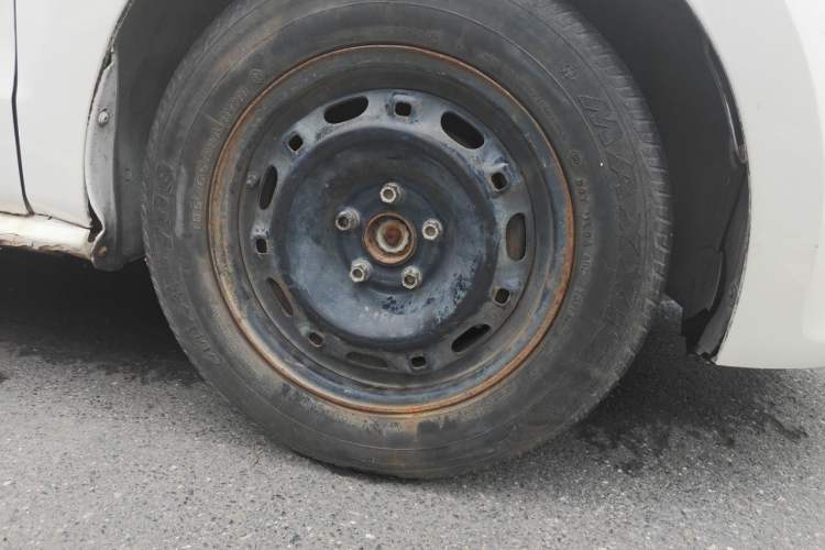 Used Volkswagen Polo 2011 1.4L Manual ZhiLe Edition Right Front Wheel Hub