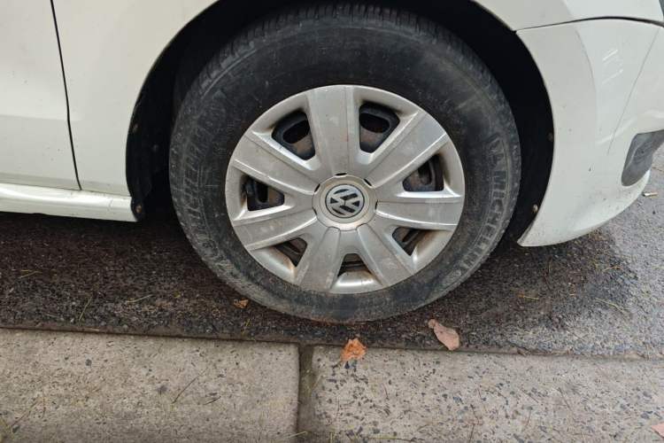 Used Volkswagen Polo 2011 1.4L Manual ZhiLe Edition Right Front Wheel Hub
