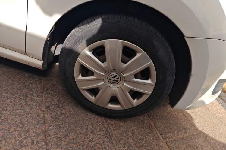Used Volkswagen Polo 2011 1.4L Manual ZhiLe Edition Right Front Wheel Hub