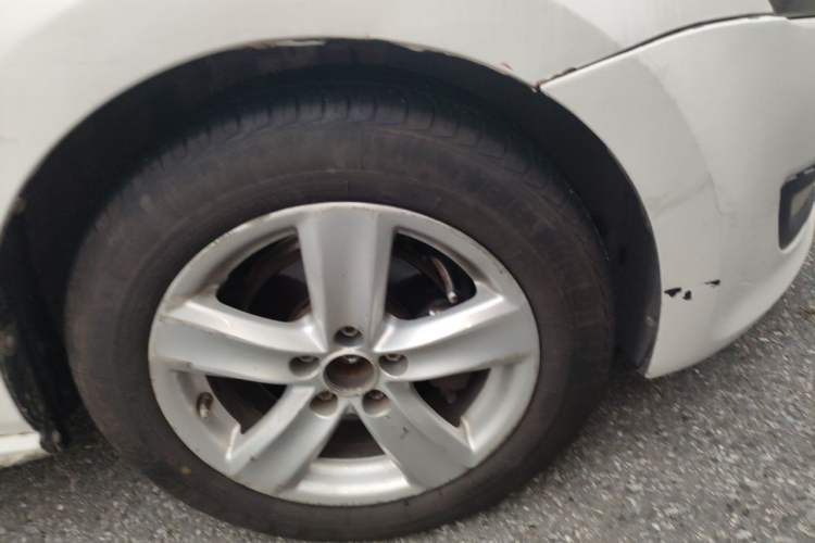 Used Volkswagen Polo 2011 1.6L Automatic ZhiShang Version Right Front Wheel Hub
