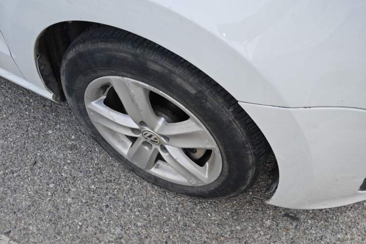 Used Volkswagen Polo 2011 1.4L Automatic ZhiShang Version Right Front Wheel Hub