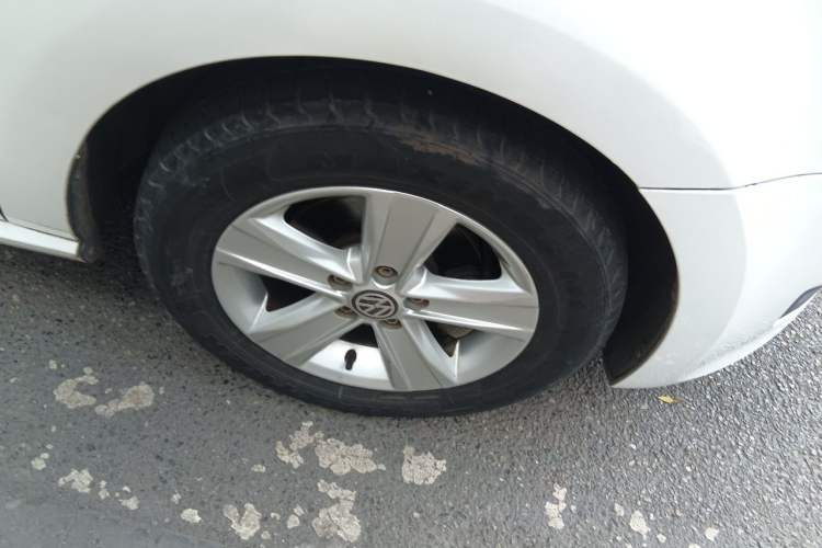 Used Volkswagen Polo 2011 1.4L Manual ZhiLe Edition Right Front Wheel Hub
