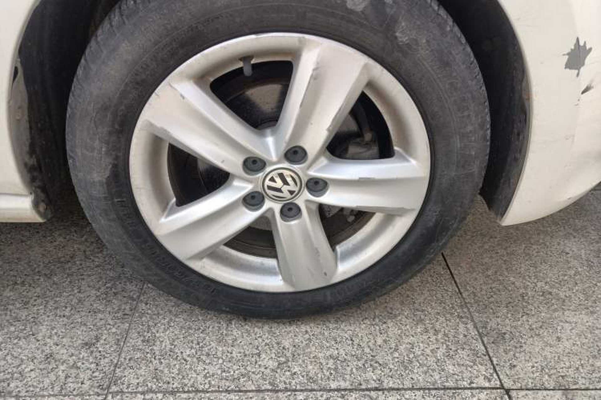 Used Volkswagen Polo 2011 1.4L Manual ZhiShang Edition Right Front Wheel Hub