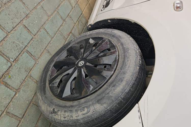Used Volkswagen Polo 2011 1.4L Manual ZhiLe Edition Right Front Wheel Hub