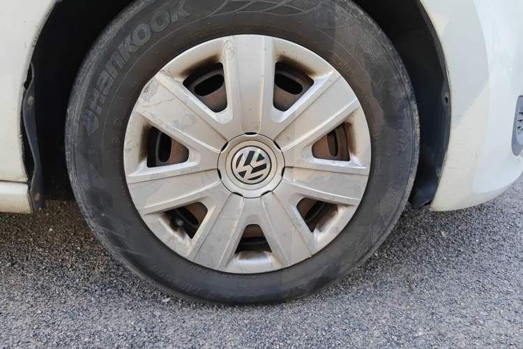 Used Volkswagen Polo 2011 1.4L Manual ZhiLe Edition Right Front Wheel Hub