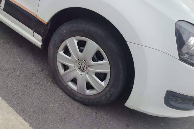 Used Volkswagen Polo 2011 1.4L Manual ZhiLe Edition Right Front Wheel Hub