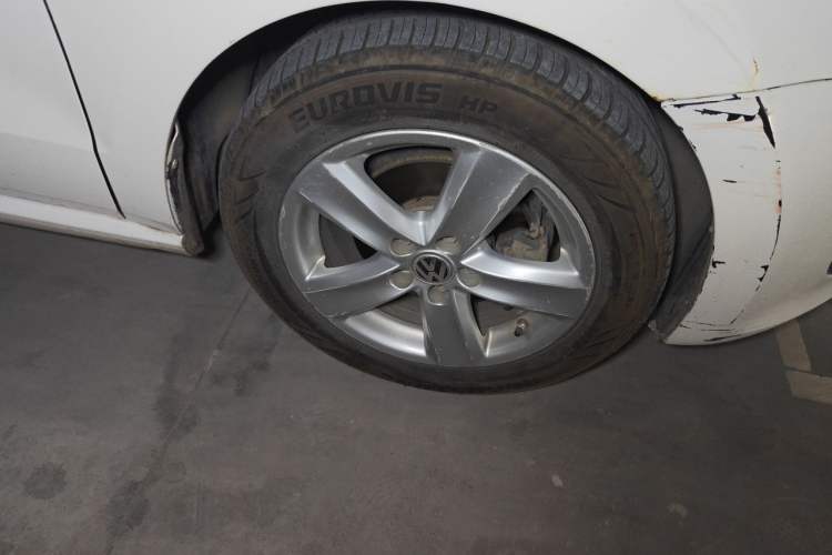 Used Volkswagen Polo 2011 1.6L Automatic ZhiShang Version Right Front Wheel Hub