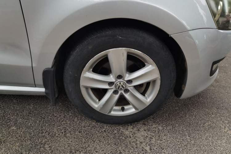 Used Volkswagen Polo 2011 1.4L Automatic ZhiShang Version Right Front Wheel Hub