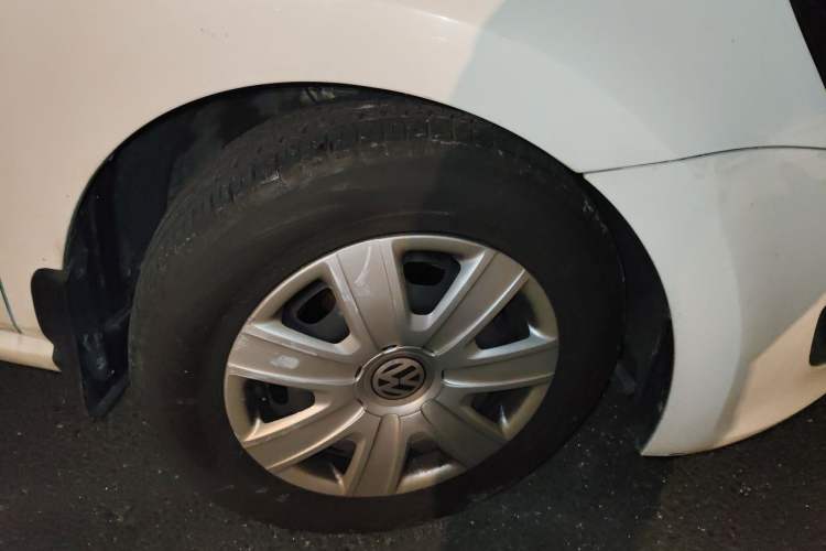 Used Volkswagen Polo 2011 1.4L Manual ZhiLe Edition Right Front Wheel Hub