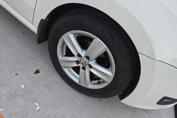 Used Volkswagen Polo 2011 1.6L Automatic ZhiKu Edition Right Front Wheel Hub