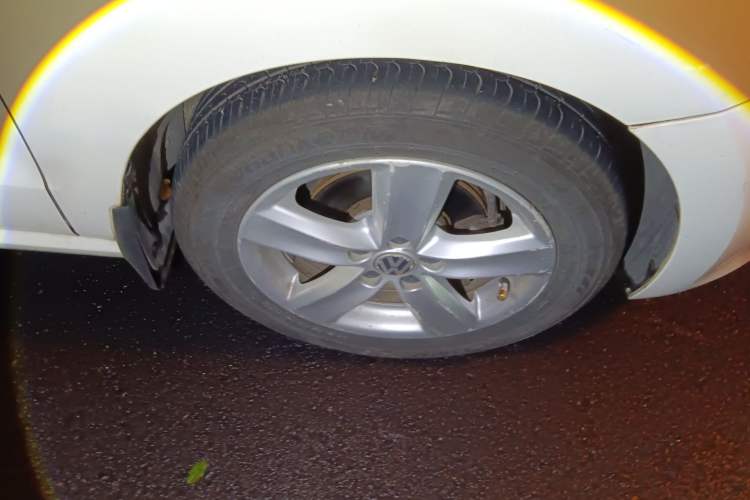 Used Volkswagen Polo 2011 1.6L Manual ZhiShang Edition Right Front Wheel Hub