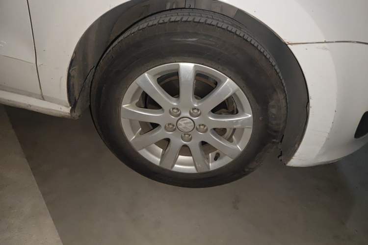 Used Volkswagen Polo 2011 1.4L Manual ZhiLe Edition Right Front Wheel Hub