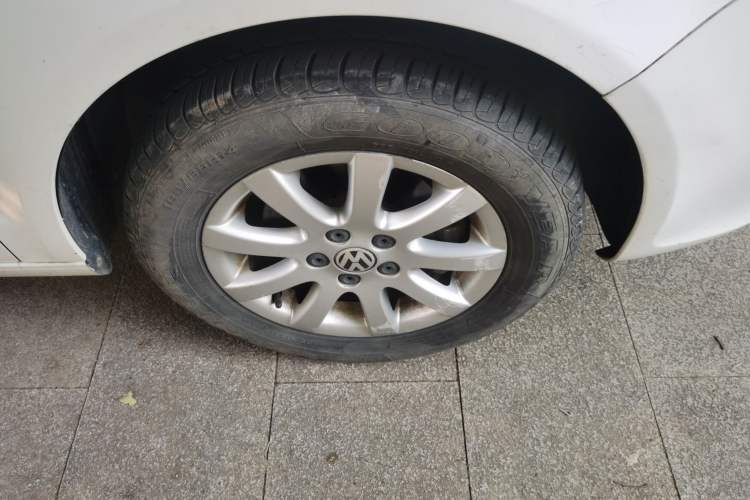 Used Volkswagen Polo 2011 Jingqu 1.4L Manual Shishang Edition Right Front Wheel Hub