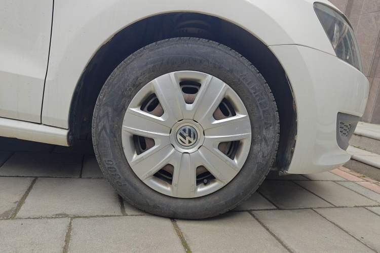 Used Volkswagen Polo 2011 1.4L Manual ZhiLe Edition Right Front Wheel Hub