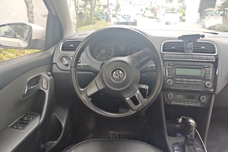 Used Volkswagen Polo 2011 1.6L Automatic ZhiKu Edition Steering Wheel