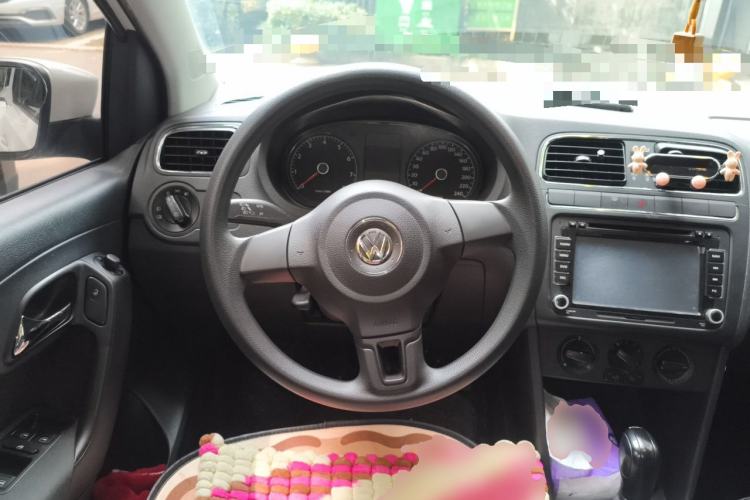 Used Volkswagen Polo 2011 1.6L Automatic ZhiShang Version Steering Wheel