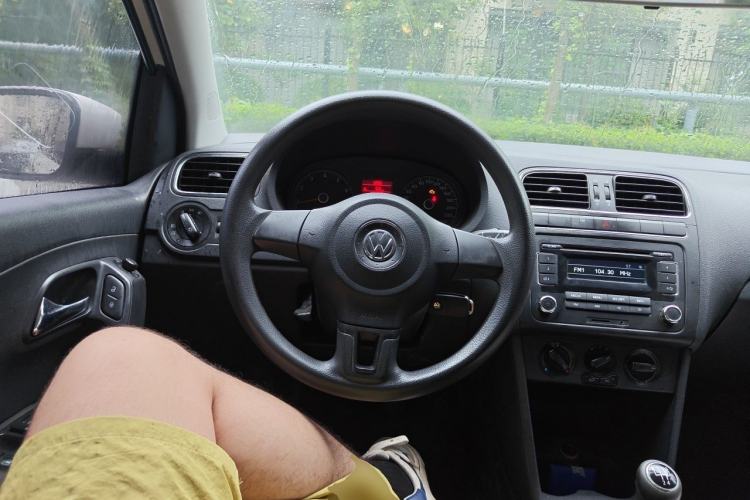 Used Volkswagen Polo 2011 1.6L Manual ZhiShang Edition Steering Wheel