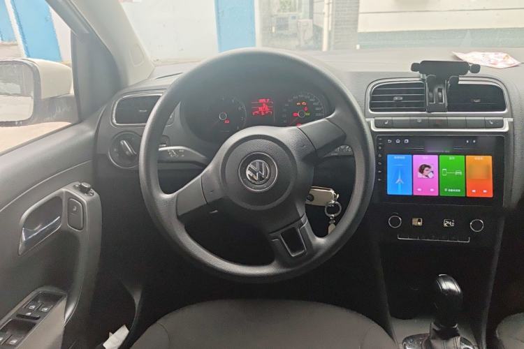 Used Volkswagen Polo 2011 1.6L Automatic ZhiShang Version Steering Wheel