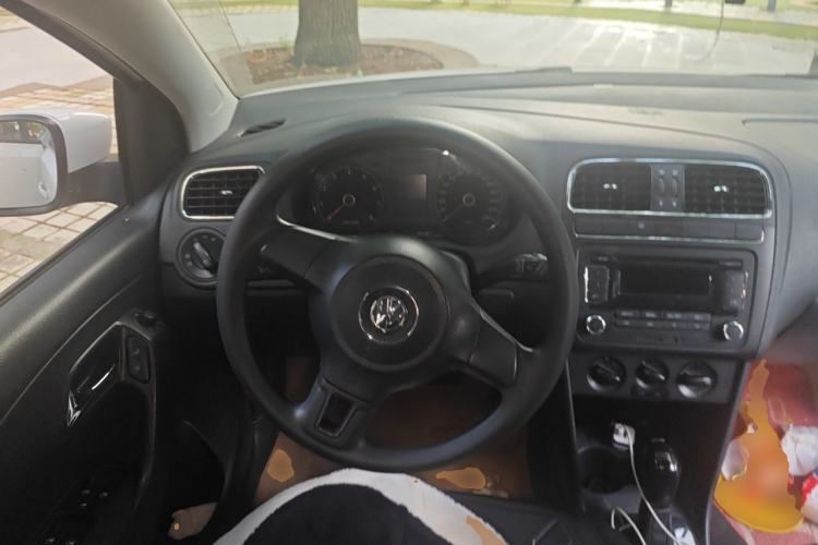 Used Volkswagen Polo 2011 1.6L Automatic ZhiShang Version Steering Wheel