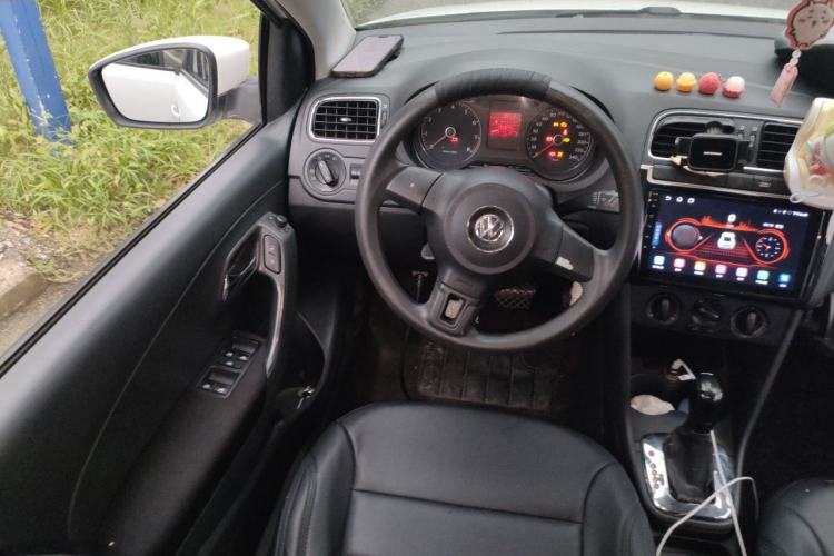 Used Volkswagen Polo 2011 1.6L Automatic ZhiShang Version Steering Wheel