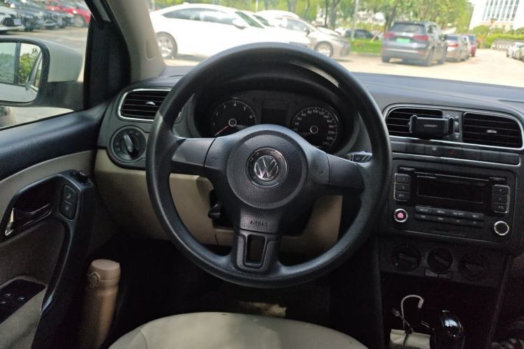 Used Volkswagen Polo 2011 1.4L Automatic ZhiShang Version Steering Wheel