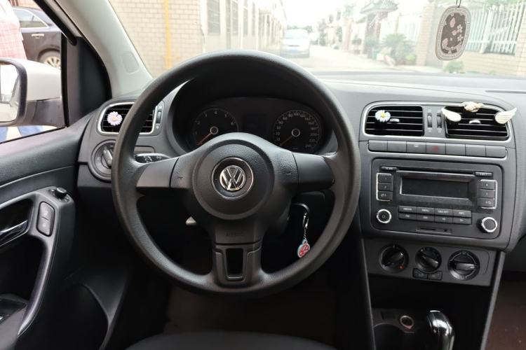 Used Volkswagen Polo 2011 1.6L Automatic ZhiShang Version Steering Wheel