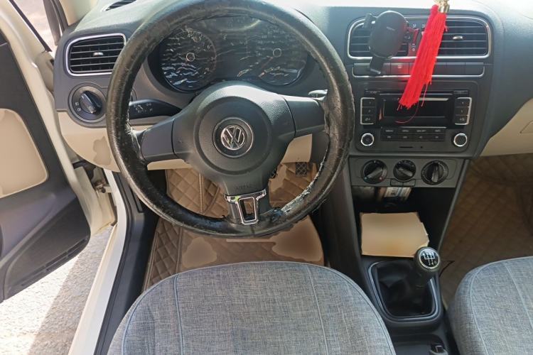 Used Volkswagen Polo 2011 1.6L Manual ZhiShang Edition Steering Wheel