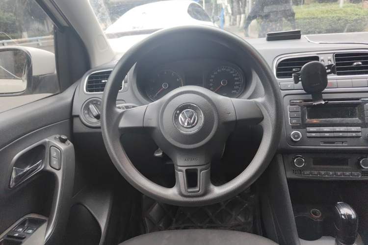Used Volkswagen Polo 2011 1.4L Automatic ZhiCool Edition Steering Wheel