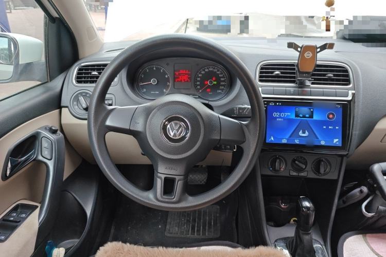 Used Volkswagen Polo 2011 1.6L Automatic ZhiShang Version Steering Wheel