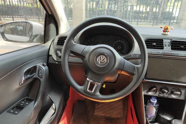 Used Volkswagen Polo 2011 1.4L Manual ZhiLe Edition Steering Wheel