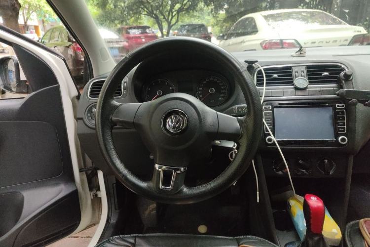 Used Volkswagen Polo 2011 1.6L Automatic ZhiShang Version Steering Wheel