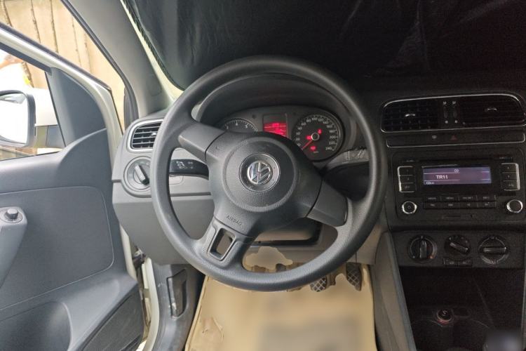 Used Volkswagen Polo 2011 1.6L Manual ZhiShang Edition Steering Wheel