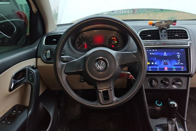 Used Volkswagen Polo 2011 1.4L Automatic ZhiShang Version Steering Wheel