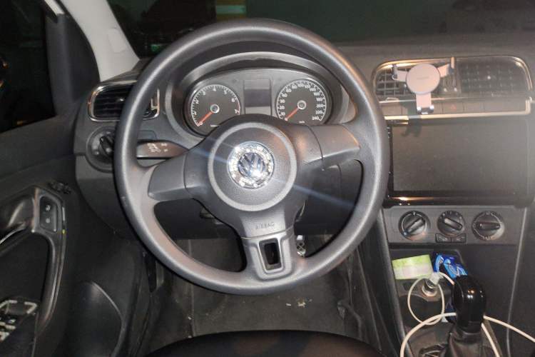 Used Volkswagen Polo 2011 1.6L Automatic ZhiShang Version Steering Wheel