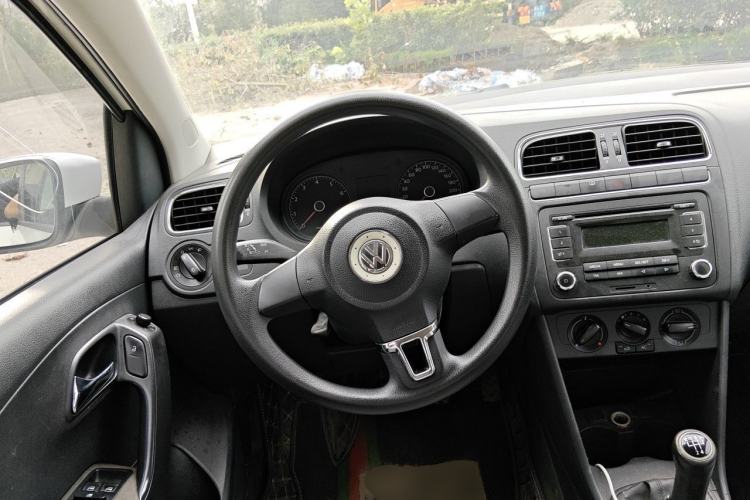 Used Volkswagen Polo 2011 1.6L Manual ZhiShang Edition Steering Wheel
