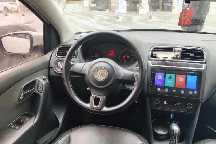 Used Volkswagen Polo 2011 1.6L Automatic ZhiKu Edition Steering Wheel