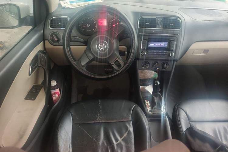Used Volkswagen Polo 2011 1.6L Automatic ZhiShang Version Steering Wheel
